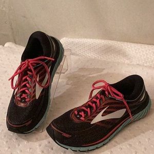 BROOKS super DNA Glyserin 15 , gray, magenta and turquoise ladies sneakers # 8M.